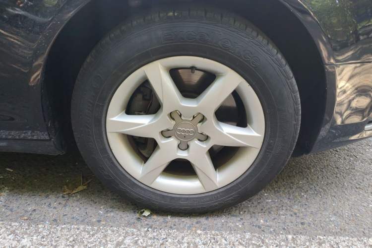 Used Audi A6L 2010 2.0 TFSI Automatic Standard Edition Right Front Wheel Hub