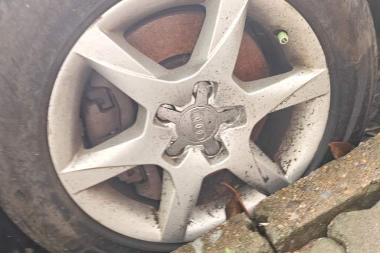 Used Audi A6L 2010 2.0 TFSI Automatic Standard Edition Right Front Wheel Hub