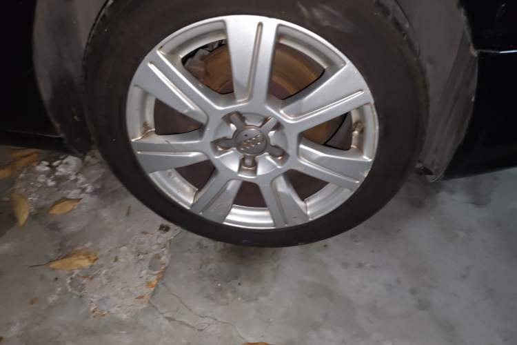 Used Audi A6L 2010 2.4L Comfort Edition Right Front Wheel Hub