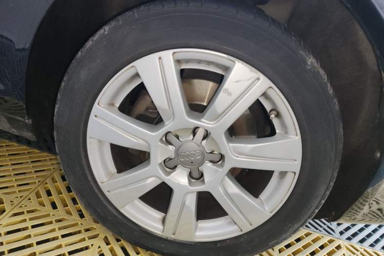 Used Audi A6L 2010 2.4L Comfort Edition Right Front Wheel Hub
