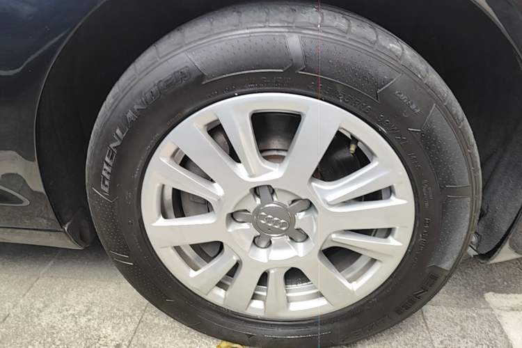 Used Audi A6L 2010 2.0 TFSI Automatic Standard Edition Right Front Wheel Hub