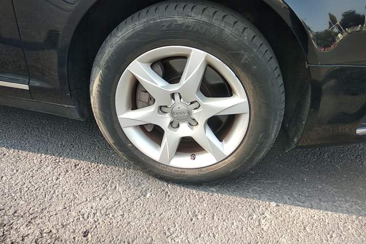 Used Audi A6L 2010 2.0 TFSI Manual Standard Edition Right Front Wheel Hub