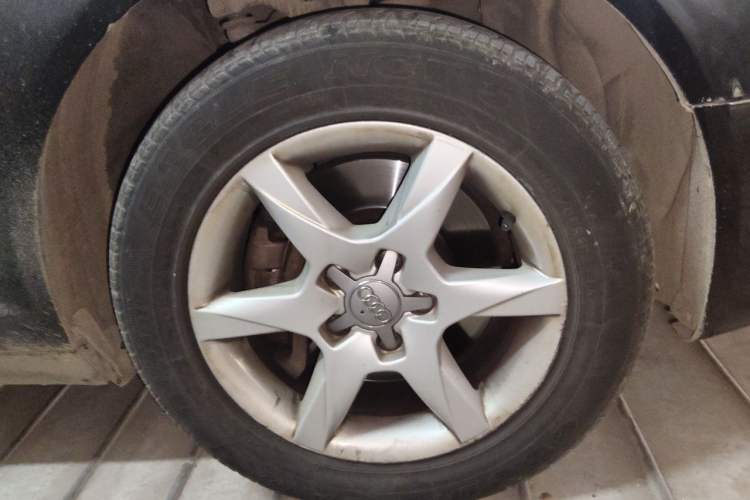 Used Audi A6L 2010 2.0 TFSI Automatic Standard Edition Right Front Wheel Hub