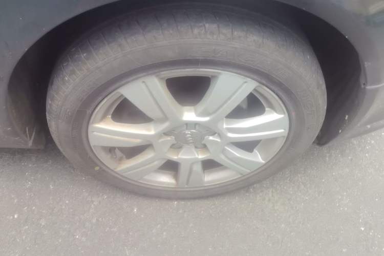 Used Audi A6L 2010 2.4L Comfort Edition Right Front Wheel Hub