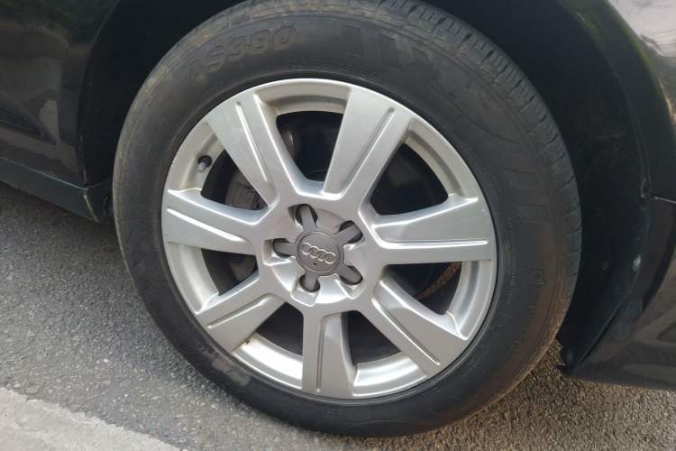 Used Audi A6L 2010 2.7 TDI Right Front Wheel Hub