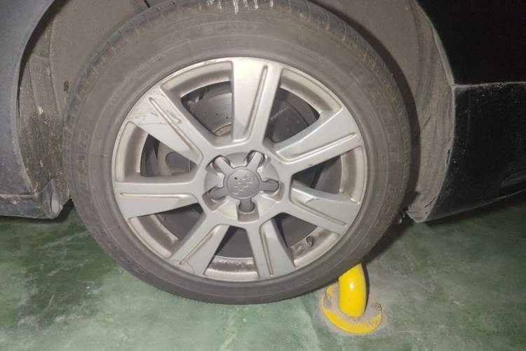 Used Audi A6L 2010 2.4L Comfort Edition Right Front Wheel Hub