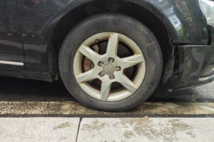Used Audi A6L 2010 2.0 TFSI Automatic Standard Edition Right Front Wheel Hub