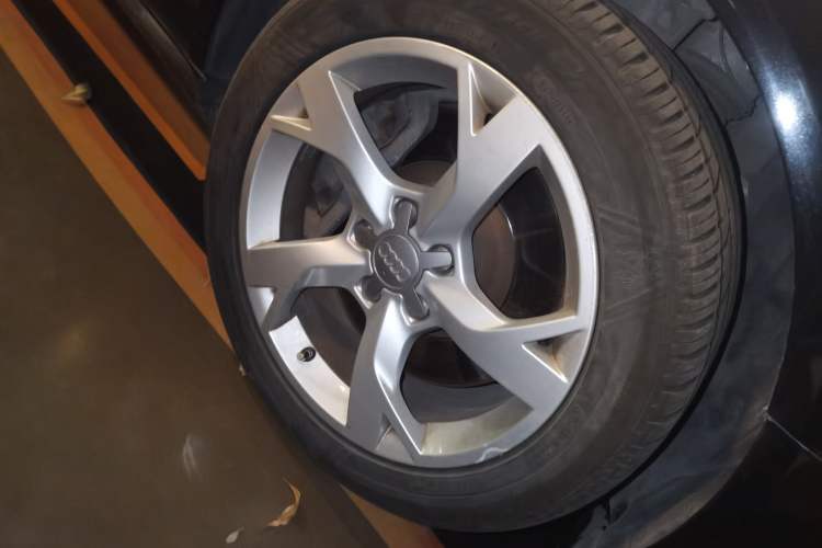 Used Audi A6L 2010 3.0 TFSI quattro Luxury Model Right Front Wheel Hub