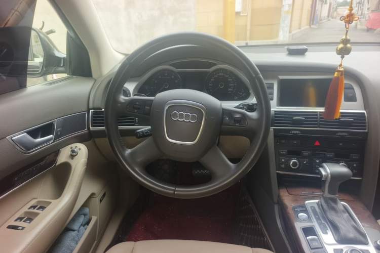 Used Audi A6L 2010 2.8 FSI quattro Luxury Model Steering Wheel