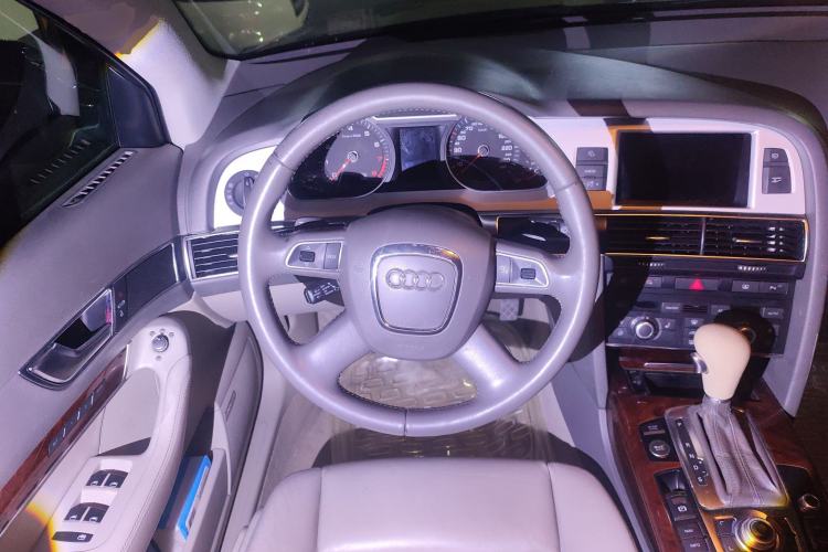 Used Audi A6L 2010 2.8 FSI quattro Luxury Model Steering Wheel