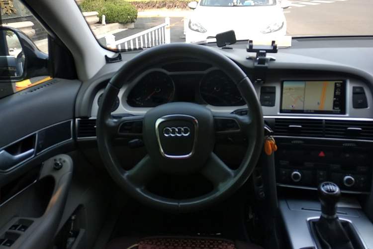 Used Audi A6L 2010 2.0 TFSI Manual Standard Edition Steering Wheel