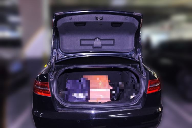 Used Audi A6L 2010 2.8 FSI quattro Luxury Model Trunk