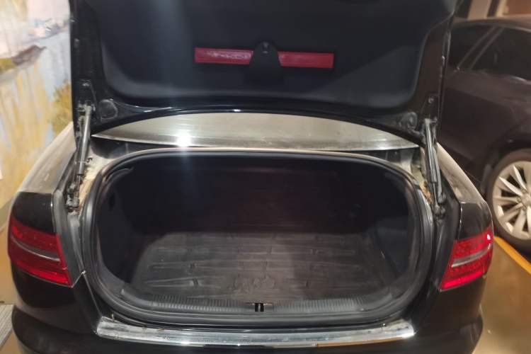 Used Audi A6L 2010 3.0 TFSI quattro Luxury Model Trunk