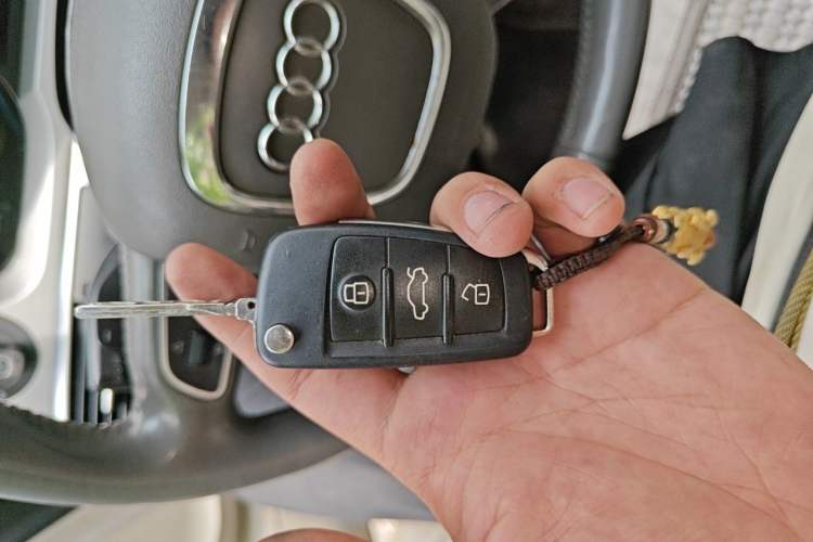 Used Audi A6L 2010 2.0 TFSI Automatic Standard Edition Vehicle Key