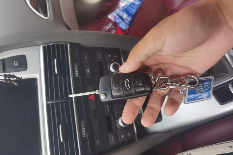 Used Audi A6L 2010 2.0 TFSI Manual Standard Edition Vehicle Key