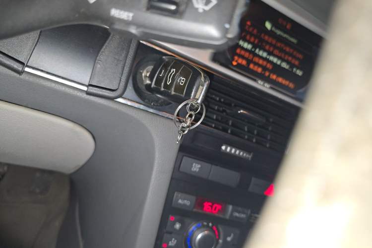 Used Audi A6L 2010 2.0 TFSI Automatic Standard Edition Vehicle Key