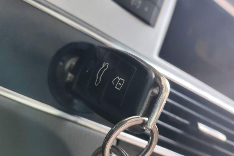 Used Audi A6L 2010 2.0 TFSI Automatic Standard Edition Vehicle Key