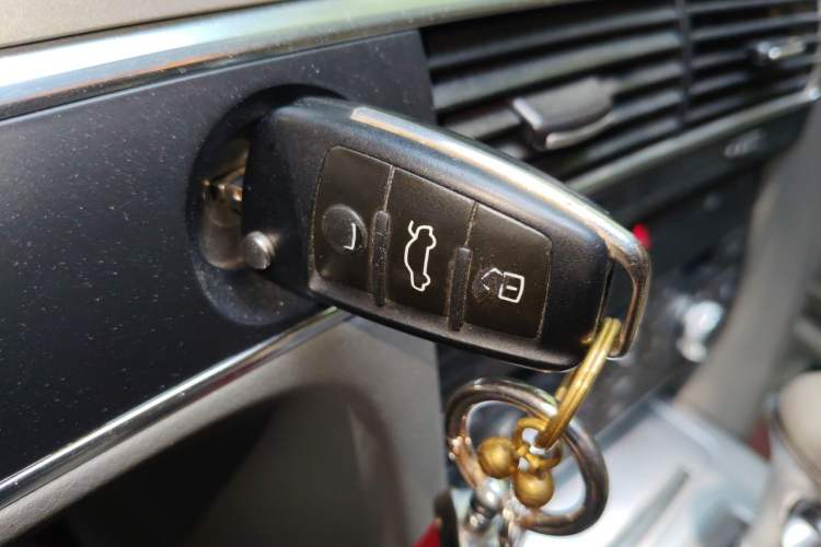 Used Audi A6L 2010 2.0 TFSI Automatic Standard Edition Vehicle Key