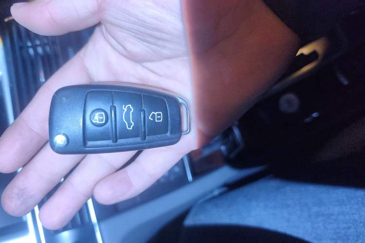 Used Audi A6L 2010 2.8 FSI quattro Luxury Model Vehicle Key