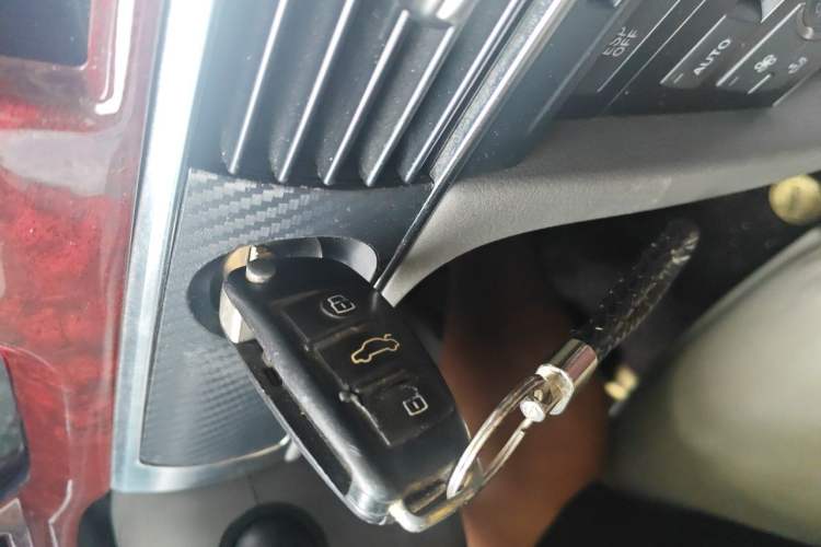 Used Audi A6L 2010 2.0 TFSI Automatic Standard Edition Vehicle Key