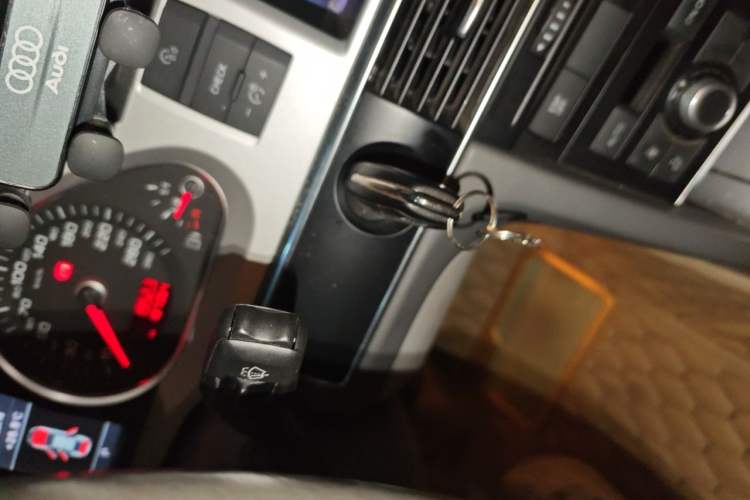 Used Audi A6L 2010 2.0 TFSI Automatic Standard Edition Vehicle Key