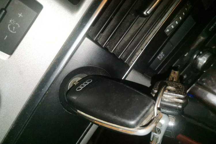 Used Audi A6L 2010 2.7 TDI Vehicle Key