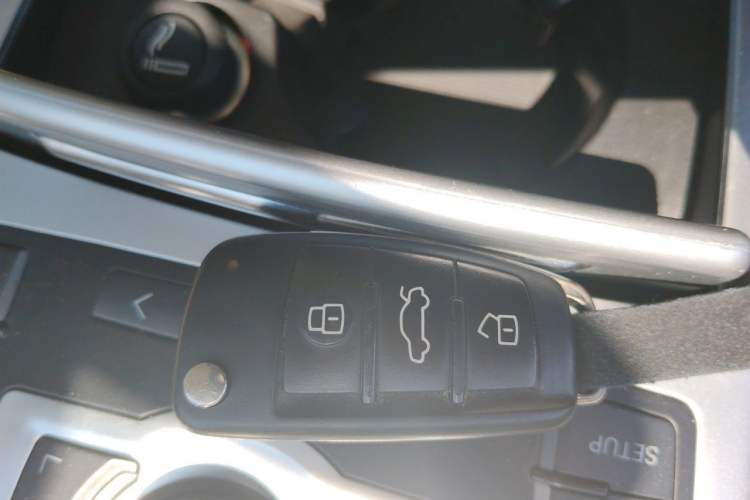 Used Audi A6L 2010 2.0 TFSI Automatic Standard Edition Vehicle Key