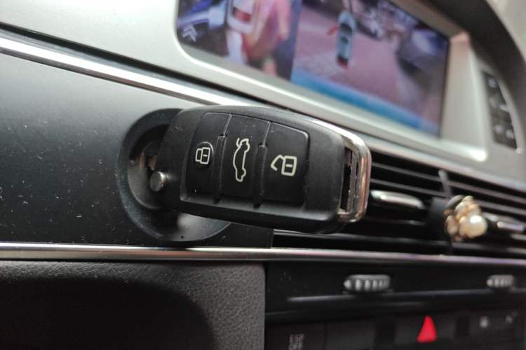 Used Audi A6L 2010 2.0 TFSI Automatic Standard Edition Vehicle Key