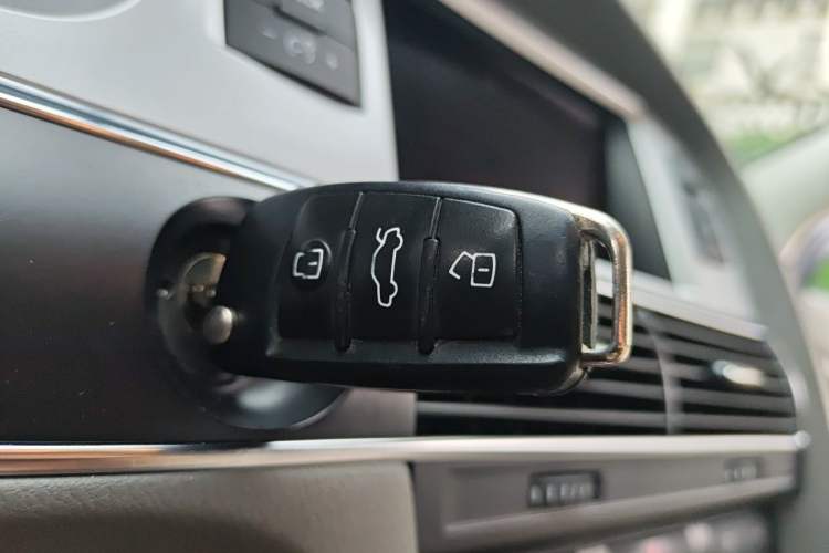 Used Audi A6L 2010 2.0 TFSI Automatic Standard Edition Vehicle Key