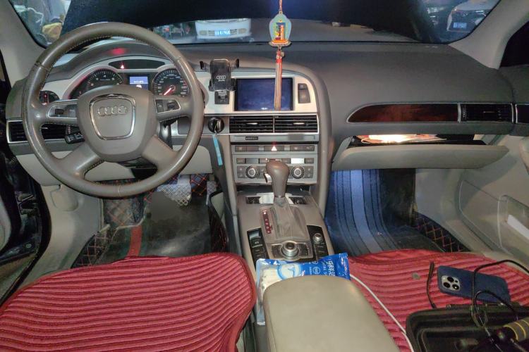 Used Audi A6L 2010 2.0 TFSI Automatic Standard Edition Center Console