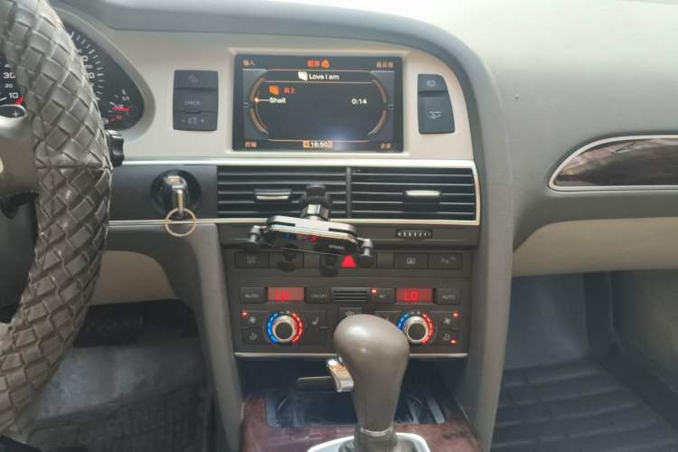 Used Audi A6L 2010 2.4L Comfort Edition Audio And AC Panel