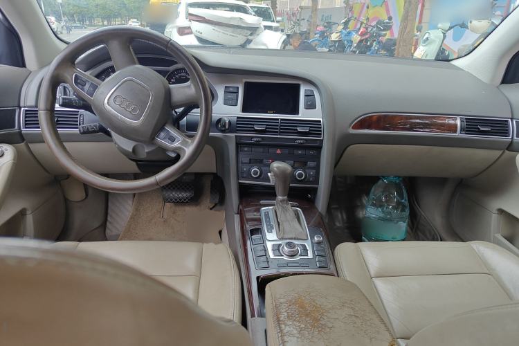 Used Audi A6L 2010 2.0 TFSI Automatic Standard Edition Center Console