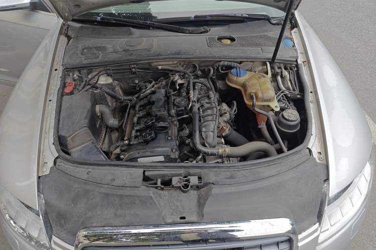 Used Audi A6L 2010 2.0 TFSI Automatic Standard Edition Engine Bay
