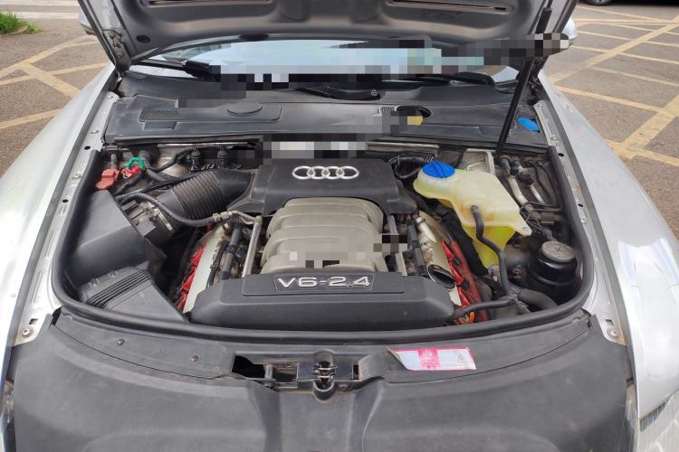 Used Audi A6L 2010 2.4L Comfort Edition Engine Bay
