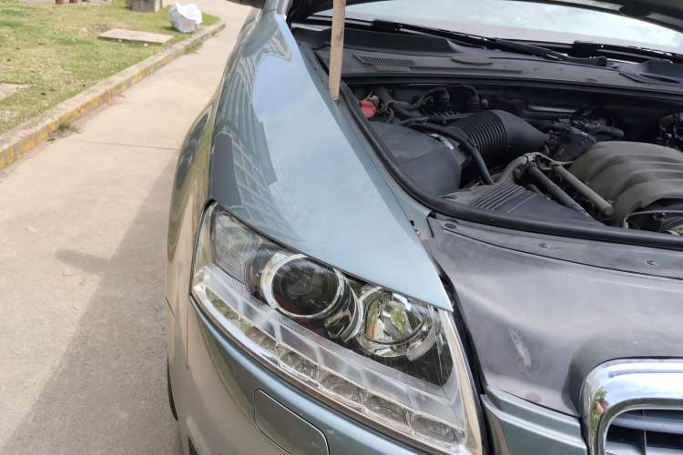 Used Audi A6L 2010 2.4L Comfort Edition Engine Bay Right