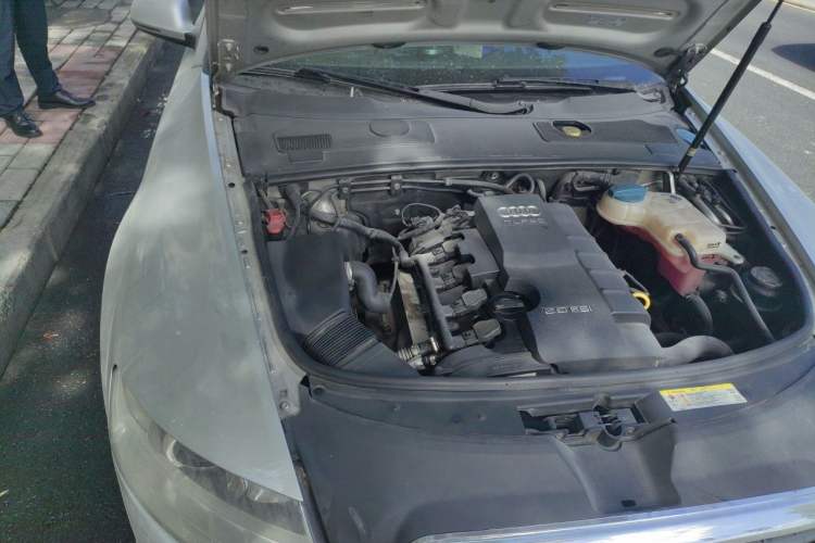 Used Audi A6L 2010 2.0 TFSI Automatic Standard Edition Engine Bay Right