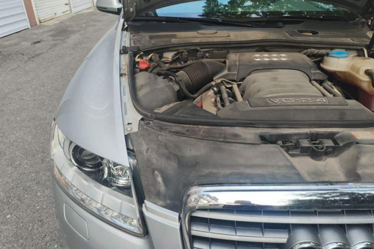 Used Audi A6L 2010 2.4L Comfort Edition Engine Bay Right