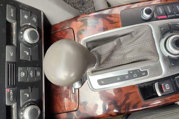Used Audi A6L 2010 2.4L Comfort Edition Gear Lever