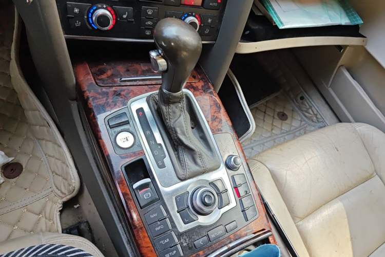 Used Audi A6L 2010 2.4L Technology Edition Gear Lever