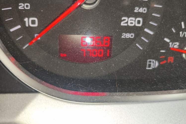 Used Audi A6L 2010 2.4L Comfort Edition Odometer Close Up