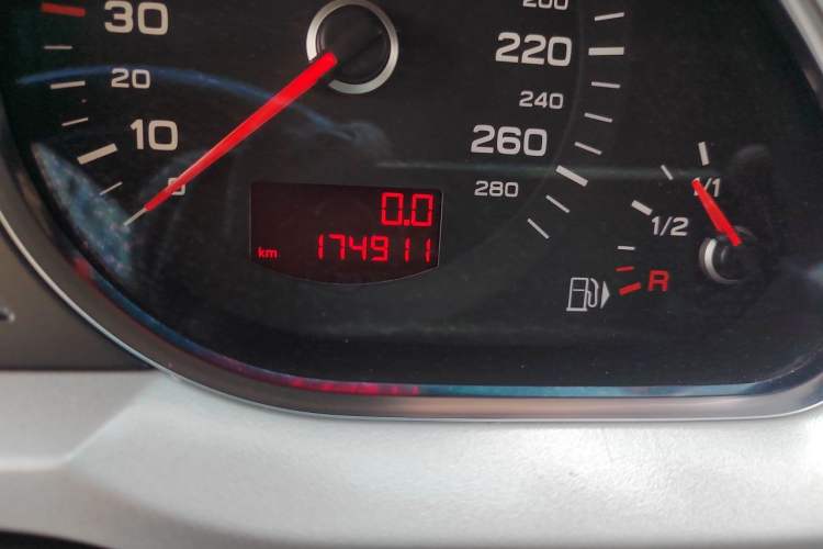 Used Audi A6L 2010 2.4L Comfort Edition Odometer Close Up