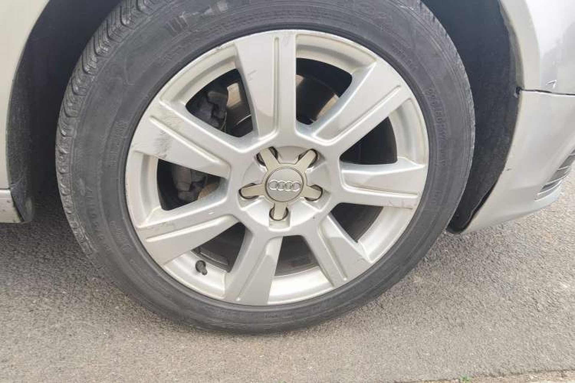 Used Audi A6L 2010 2.4L Comfort Edition Right Front Wheel Hub