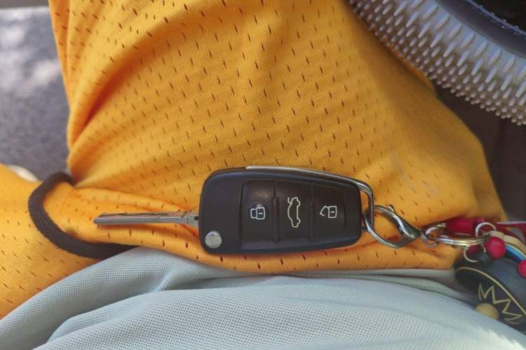 Used Audi A6L 2010 2.0 TFSI Automatic Standard Edition Vehicle Key