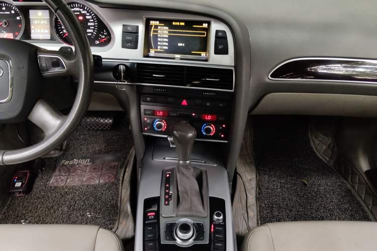Used Audi A6L 2011 2.0 TFSI Automatic Standard Edition Audio And AC Panel