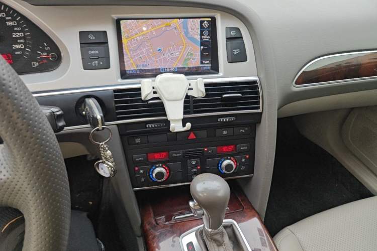 Used Audi A6L 2011 2.4L Technology Edition Audio And AC Panel