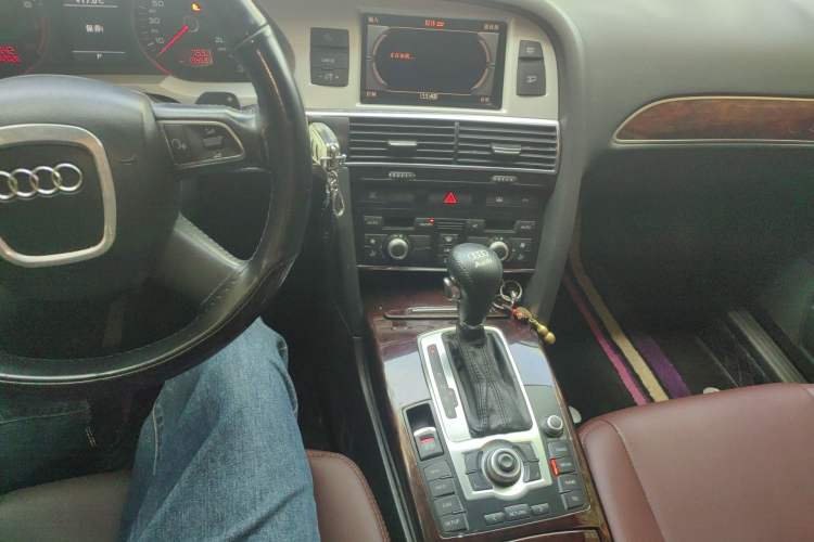 Used Audi A6L 2011 2.0 TFSI Automatic Standard Edition Audio And AC Panel