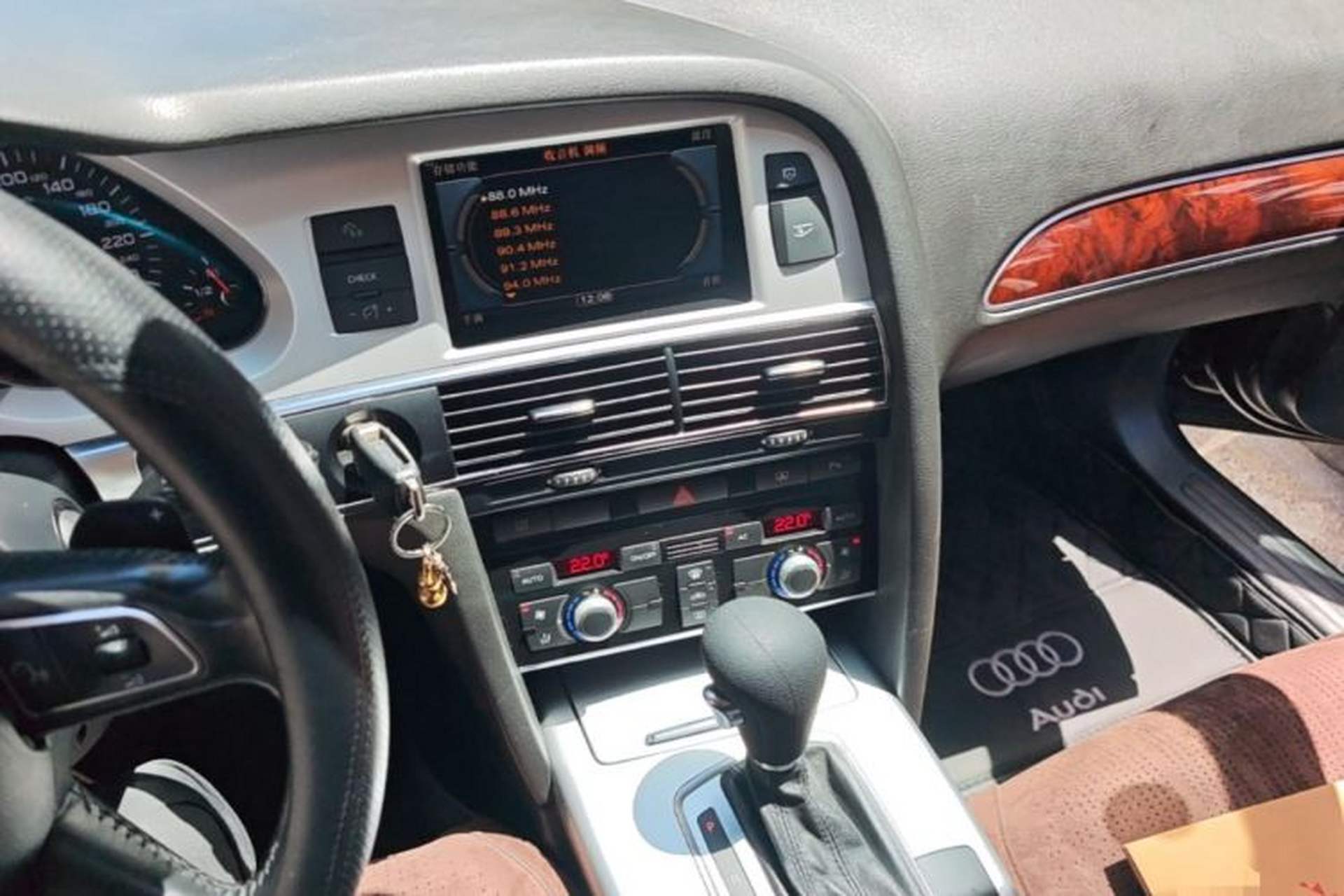 Used Audi A6L 2011 2.0 TFSI Automatic Standard Edition Audio And AC Panel