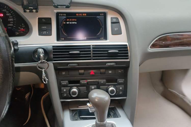 Used Audi A6L 2011 2.0 TFSI Automatic Standard Edition Audio And AC Panel