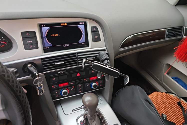Used Audi A6L 2011 2.0 TFSI automatic Comfort trim Audio And AC Panel