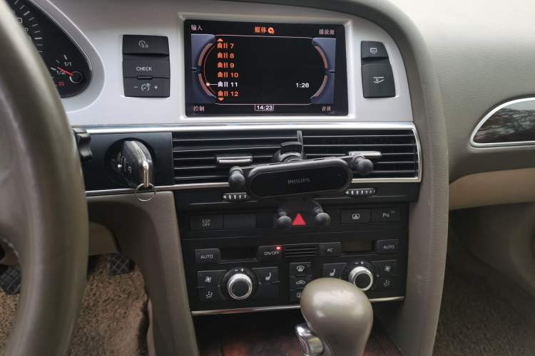Used Audi A6L 2011 2.7 TDI Comfort Model Audio And AC Panel